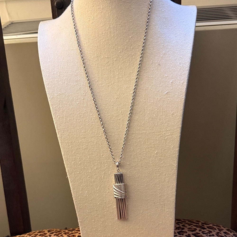 Monet Silver Tone Tassel Pendant Long Necklace. Circa 1970’s. - Picture 2 of 7
